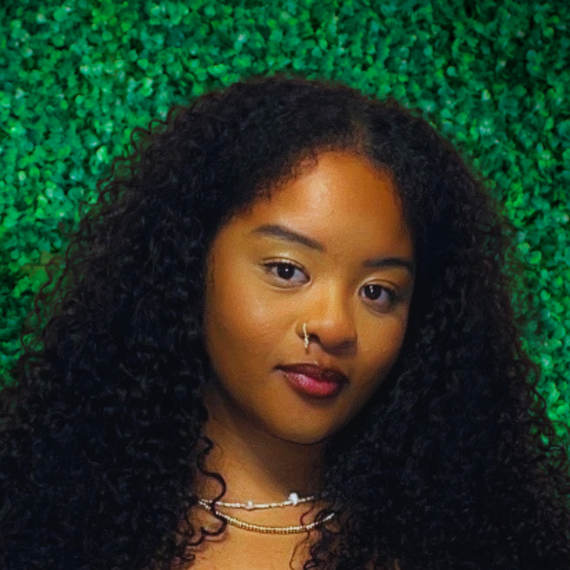 Headshot of Tatiana Reis